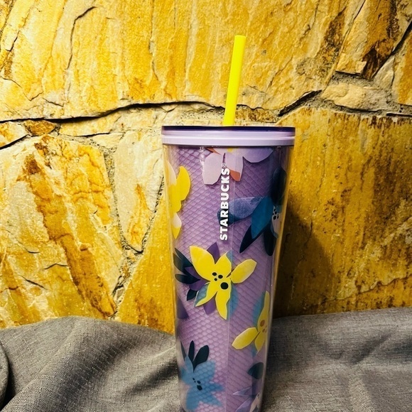 Starbucks Magnolia Floral Purple Tumbler Cup with Yellow Straw (24 oz) - Picture 11 of 11
